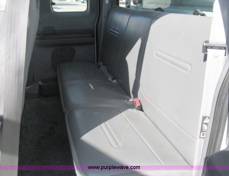 image for item A4399 2002 Ford F250 XL Super Duty super cab pickup truck