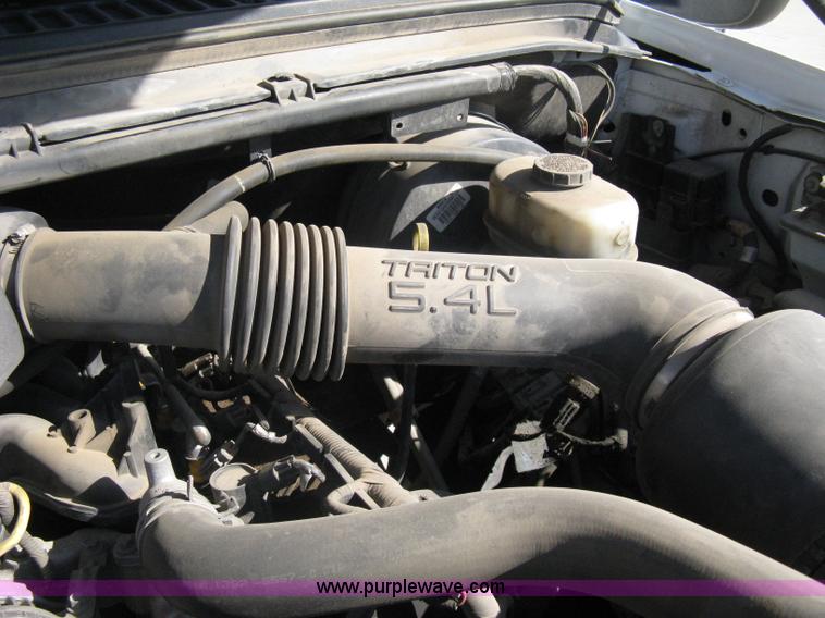 image for item A4399 2002 Ford F250 XL Super Duty super cab pickup truck