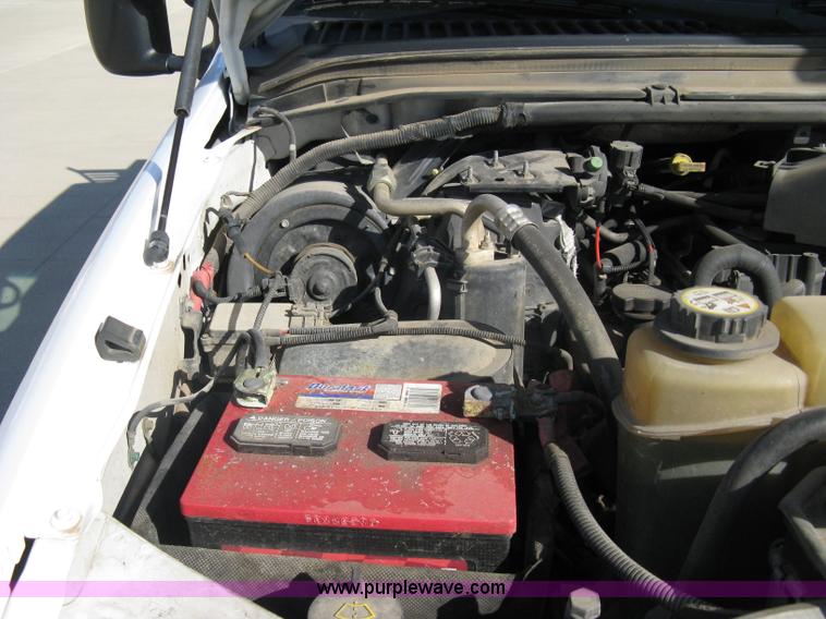 image for item A4399 2002 Ford F250 XL Super Duty super cab pickup truck