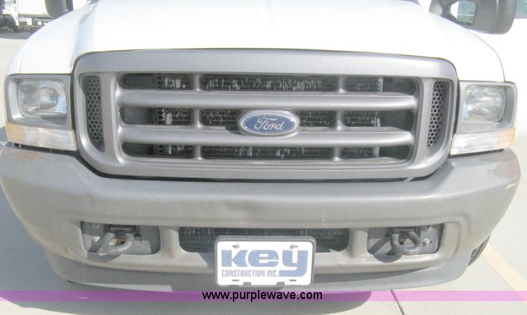 image for item A4399 2002 Ford F250 XL Super Duty super cab pickup truck