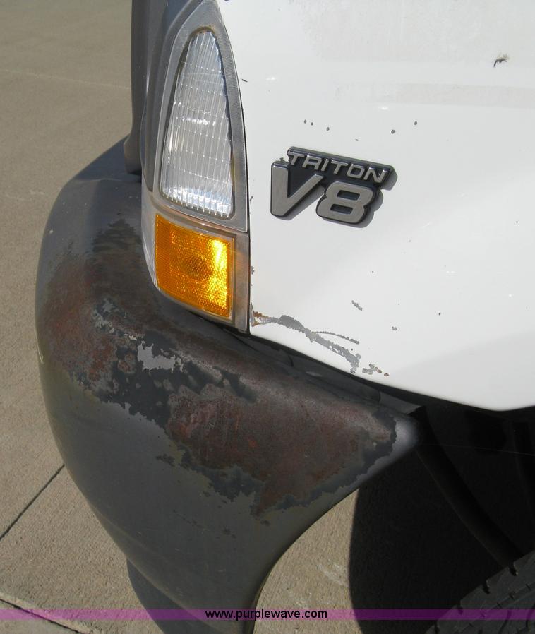 image for item A4399 2002 Ford F250 XL Super Duty super cab pickup truck