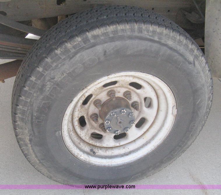 image for item A4399 2002 Ford F250 XL Super Duty super cab pickup truck