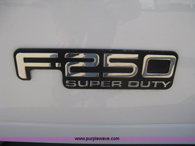 image for item A4399 2002 Ford F250 XL Super Duty super cab pickup truck