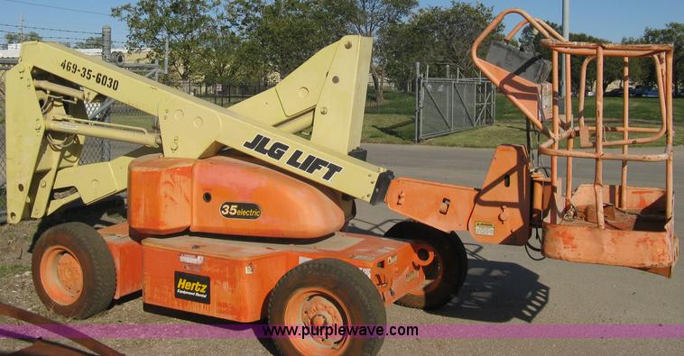image for item A4400 1996 JLG 35E boom lift