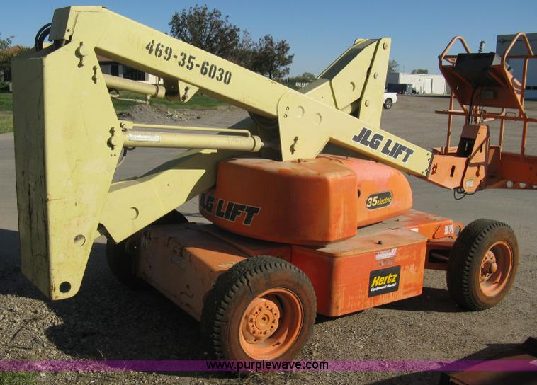 image for item A4400 1996 JLG 35E boom lift