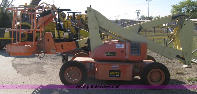 image for item A4400 1996 JLG 35E boom lift