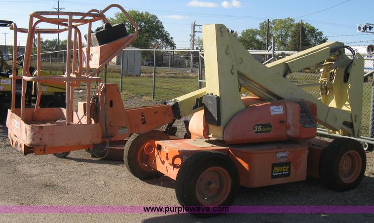 image for item A4400 1996 JLG 35E boom lift