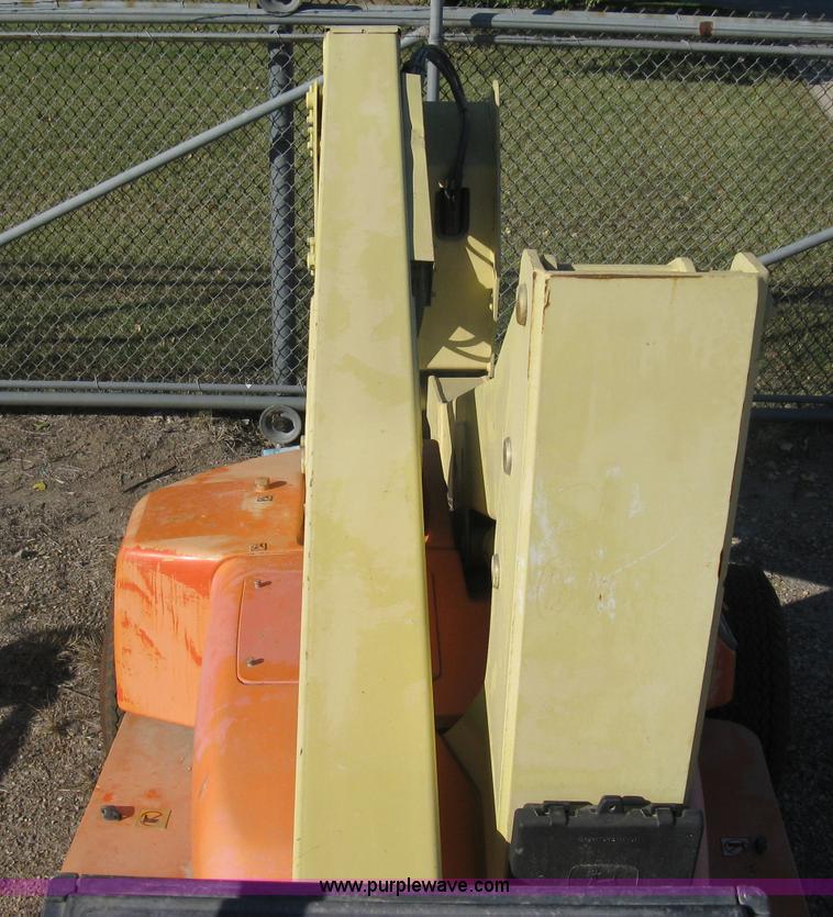 image for item A4400 1996 JLG 35E boom lift