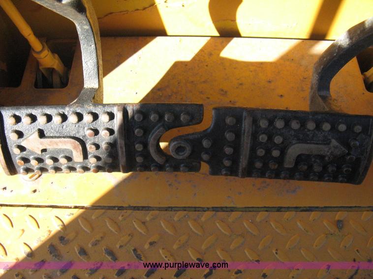 image for item A4405 1999 John Deere 550G LT series IV dozer