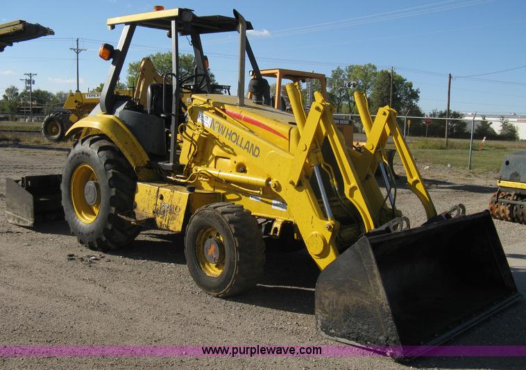 image for item A4406 2003 New Holland LV80 FWA loader tractor