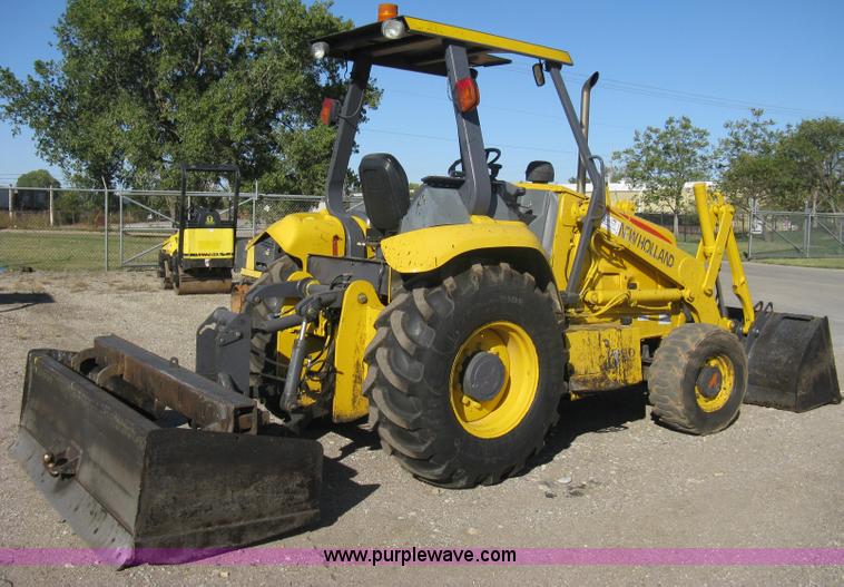 image for item A4406 2003 New Holland LV80 FWA loader tractor