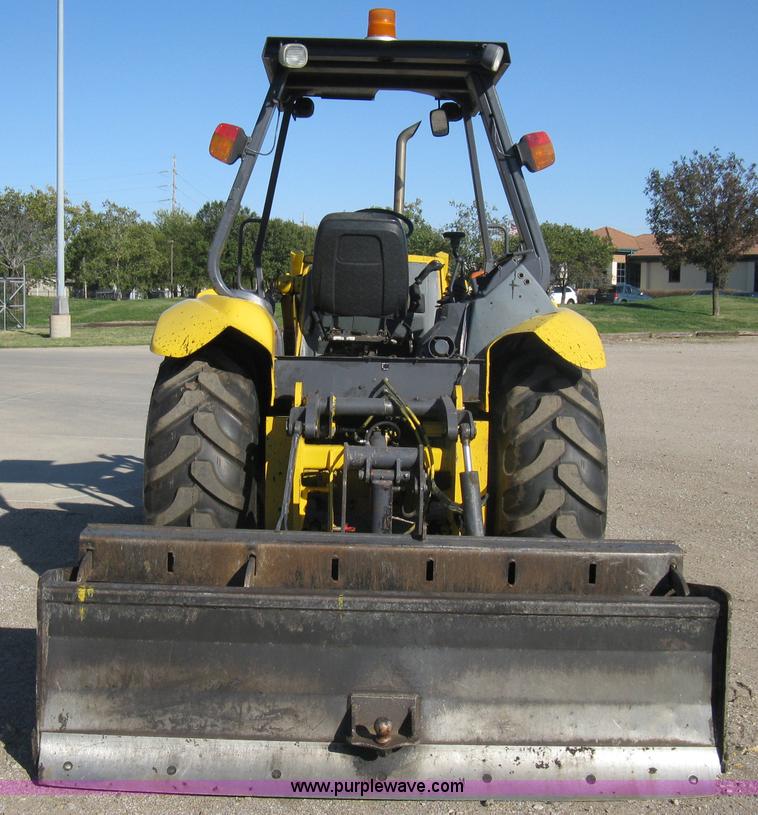 image for item A4406 2003 New Holland LV80 FWA loader tractor