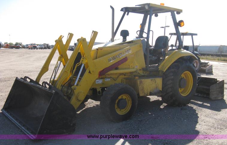 image for item A4406 2003 New Holland LV80 FWA loader tractor