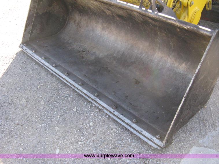 image for item A4406 2003 New Holland LV80 FWA loader tractor