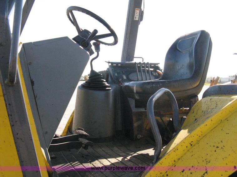 image for item A4406 2003 New Holland LV80 FWA loader tractor