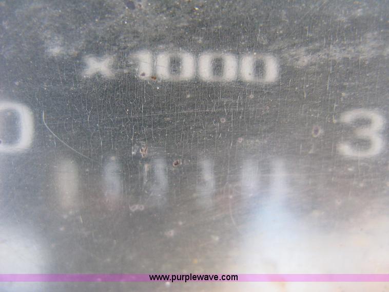 image for item A4406 2003 New Holland LV80 FWA loader tractor