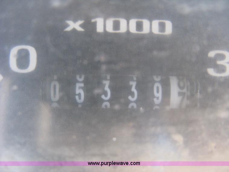 image for item A4406 2003 New Holland LV80 FWA loader tractor