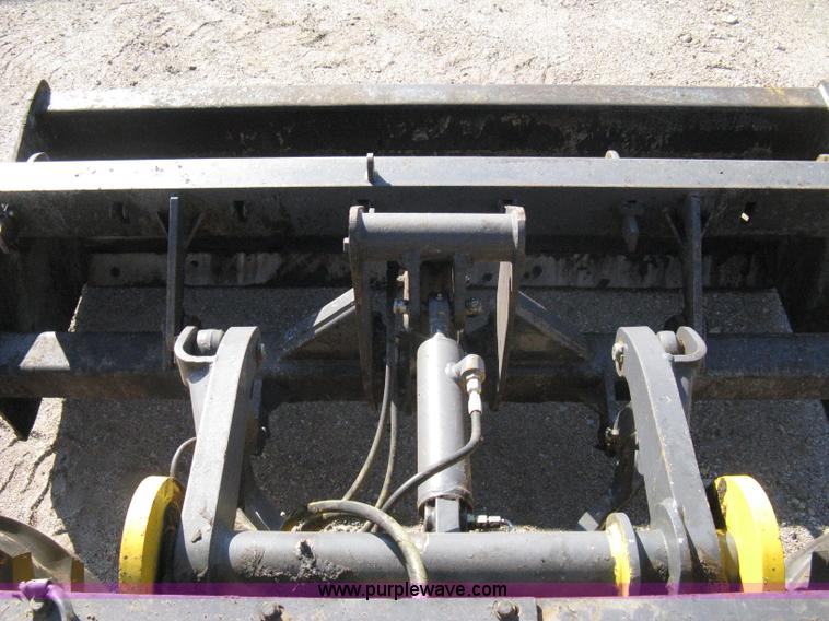 image for item A4406 2003 New Holland LV80 FWA loader tractor