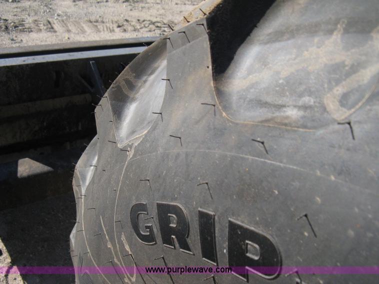 image for item A4406 2003 New Holland LV80 FWA loader tractor