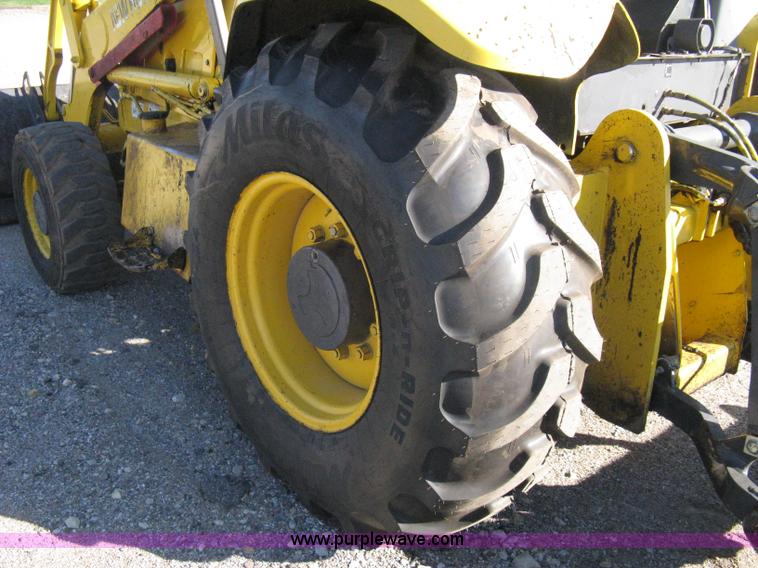 image for item A4406 2003 New Holland LV80 FWA loader tractor