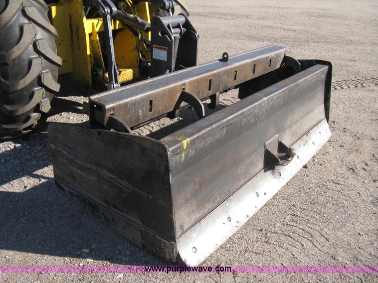 image for item A4406 2003 New Holland LV80 FWA loader tractor