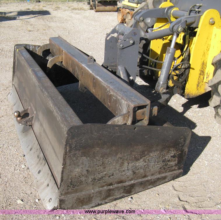 image for item A4406 2003 New Holland LV80 FWA loader tractor