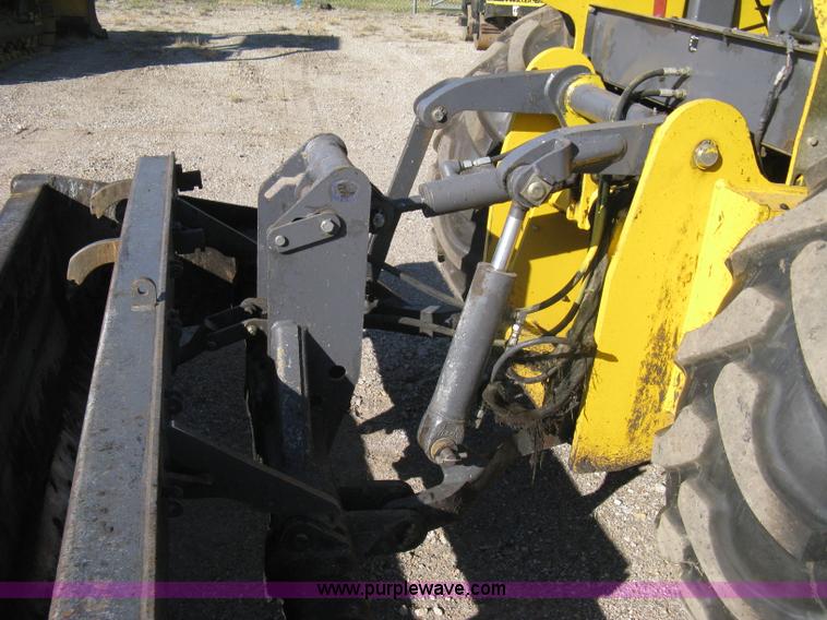 image for item A4406 2003 New Holland LV80 FWA loader tractor