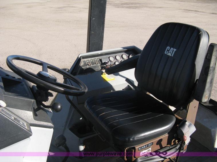 image for item A4407 1994 Caterpillar 416B backhoe