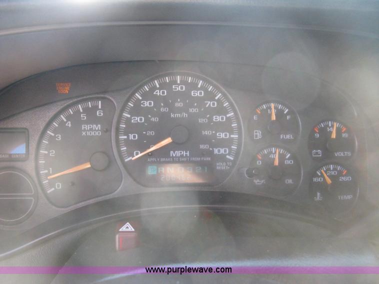 image for item A4410 2002 Chevrolet Silverado 1500 LS Z71 extended cab pickup truck