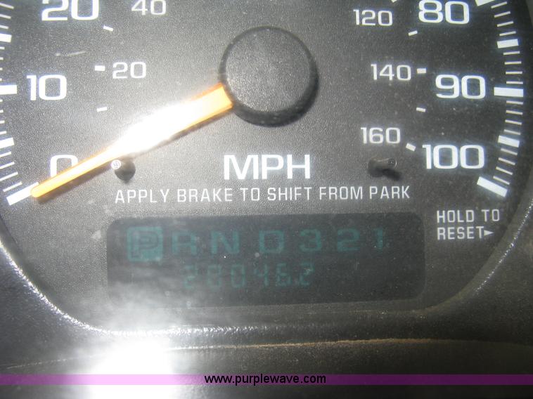 image for item A4410 2002 Chevrolet Silverado 1500 LS Z71 extended cab pickup truck