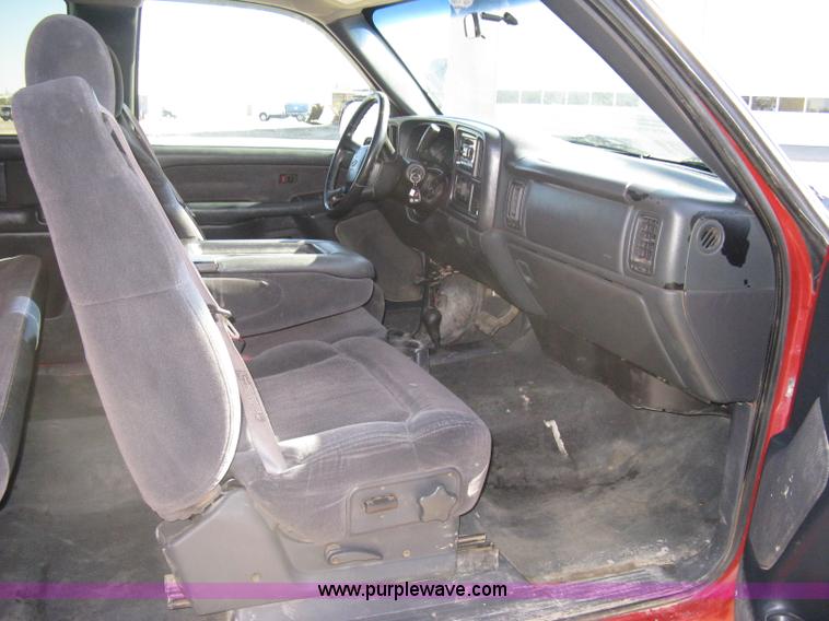 image for item A4410 2002 Chevrolet Silverado 1500 LS Z71 extended cab pickup truck