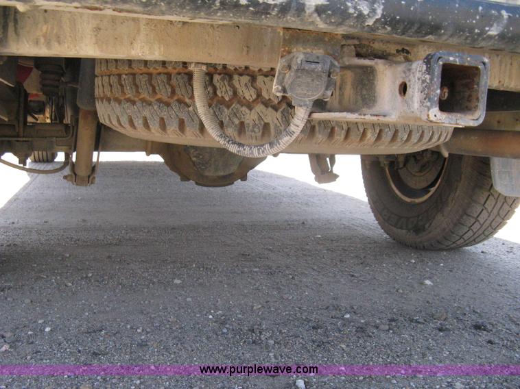 image for item A4410 2002 Chevrolet Silverado 1500 LS Z71 extended cab pickup truck