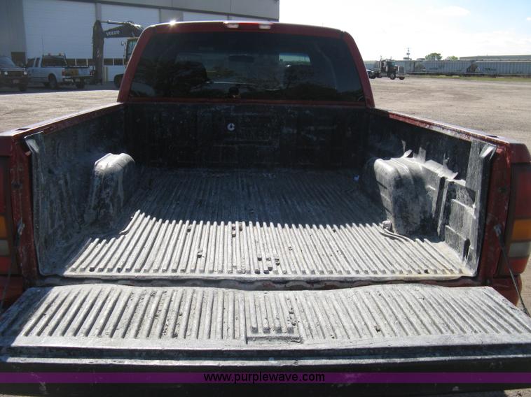 image for item A4410 2002 Chevrolet Silverado 1500 LS Z71 extended cab pickup truck