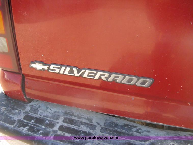 image for item A4410 2002 Chevrolet Silverado 1500 LS Z71 extended cab pickup truck