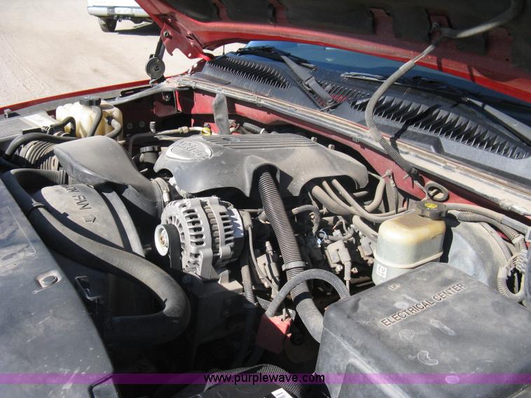 image for item A4410 2002 Chevrolet Silverado 1500 LS Z71 extended cab pickup truck