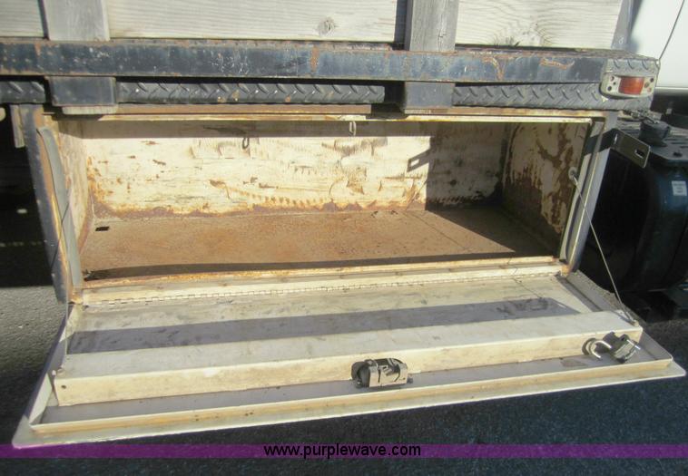 image for item A4419 1994 GMC Topkick Lo Pro flatbed truck