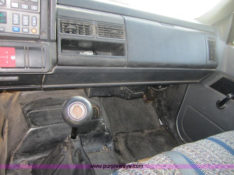 image for item A4419 1994 GMC Topkick Lo Pro flatbed truck