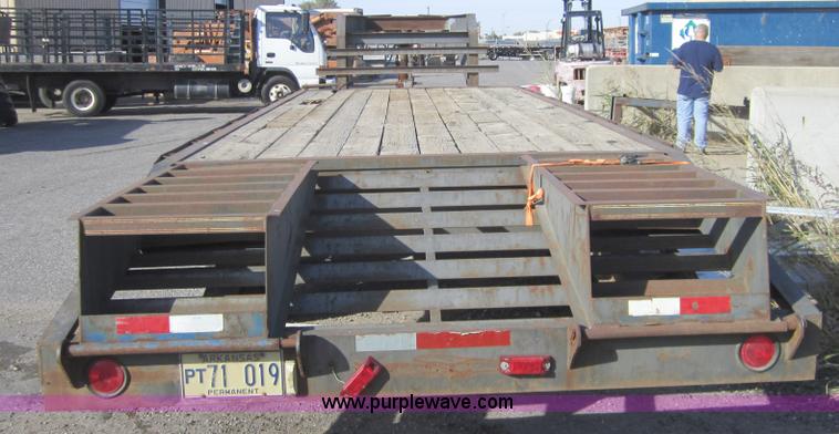 image for item A4421 1998 Elite tandem axle goose neck trailer