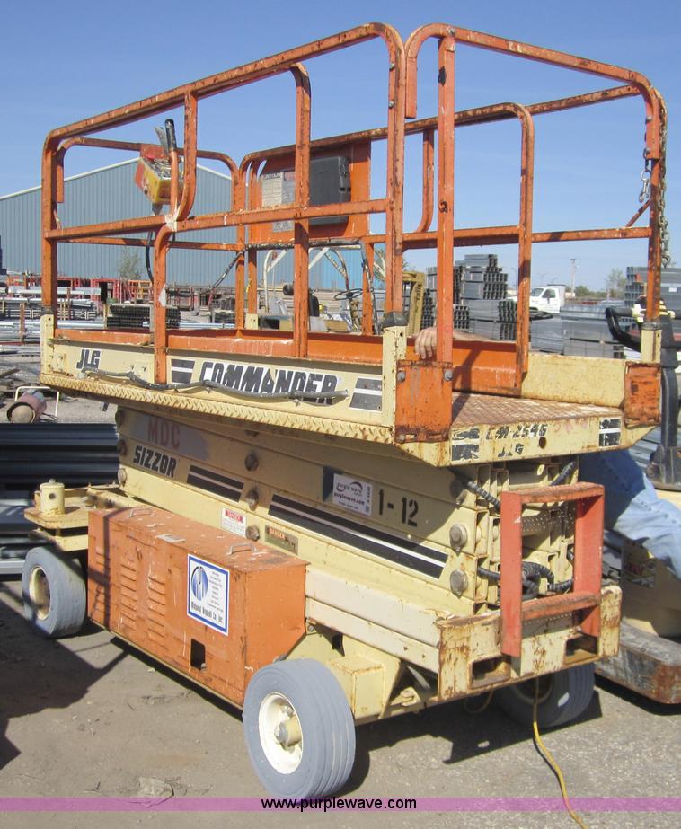 JLG Commander Sizzor CM2546 scissor lift in Wichita, KS Item A4454