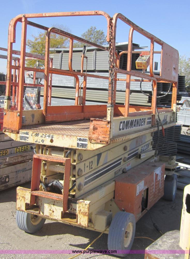 image for item A4454 JLG Commander Sizzor CM2546 scissor lift