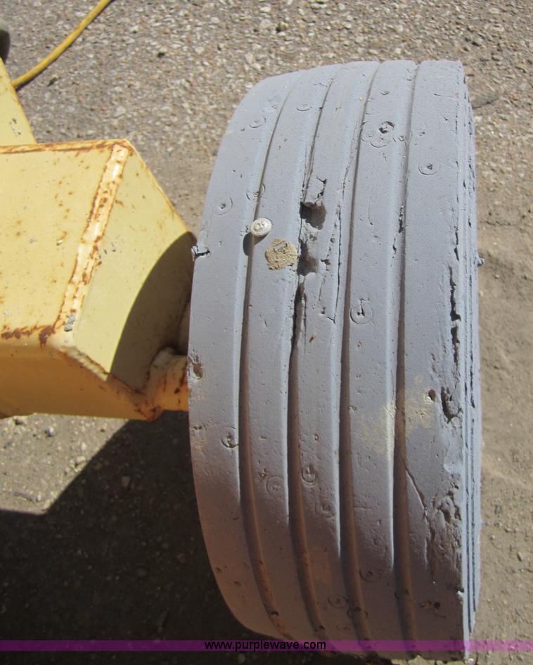 image for item A4454 JLG Commander Sizzor CM2546 scissor lift