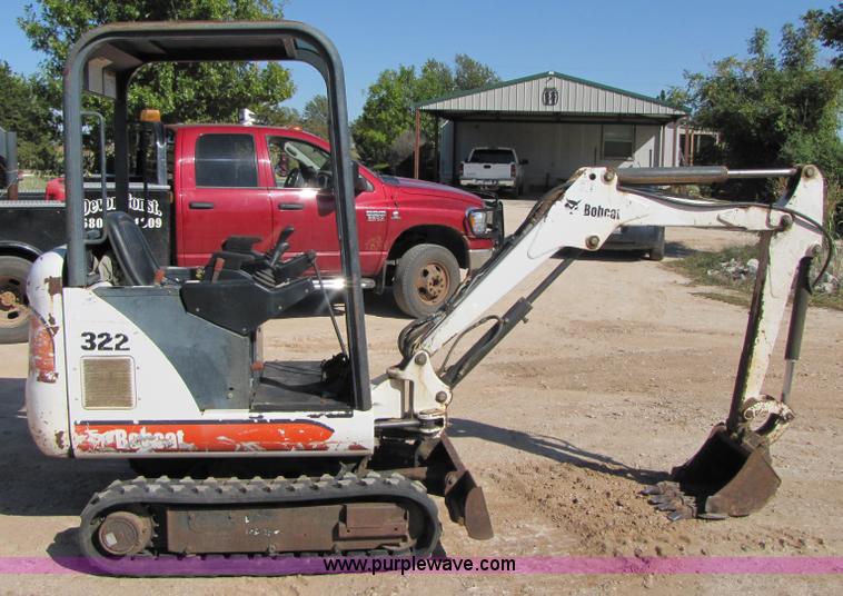 image for item A4622 2000 Bobcat 322 compact excavator