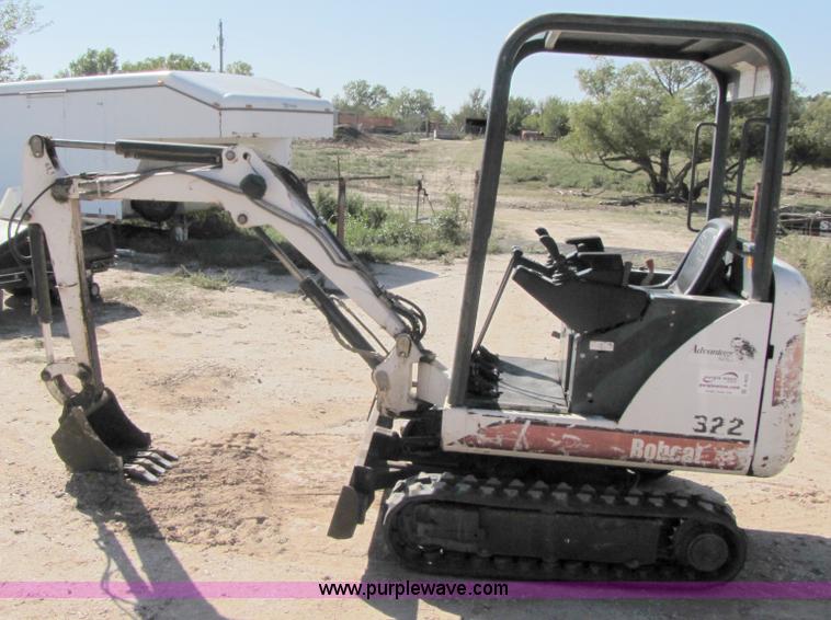 image for item A4622 2000 Bobcat 322 compact excavator