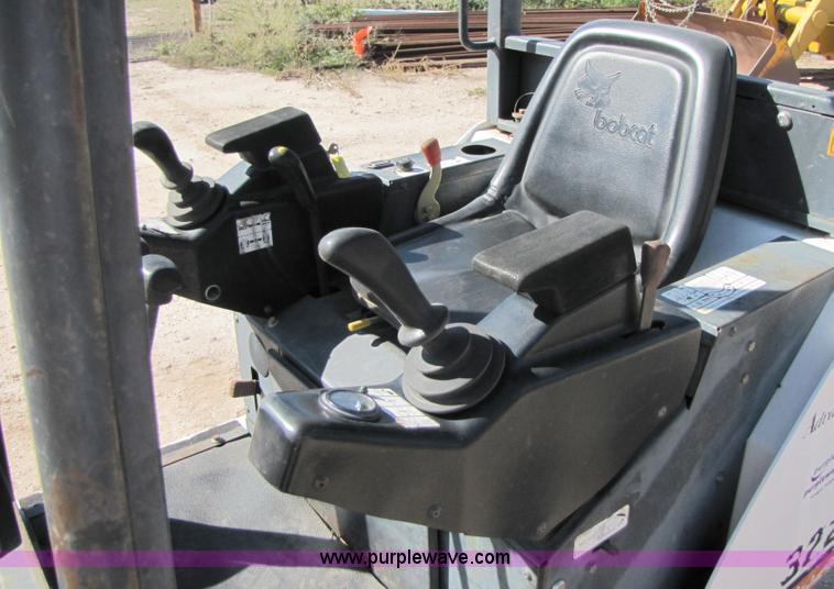 image for item A4622 2000 Bobcat 322 compact excavator