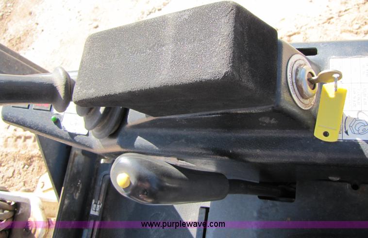 image for item A4622 2000 Bobcat 322 compact excavator