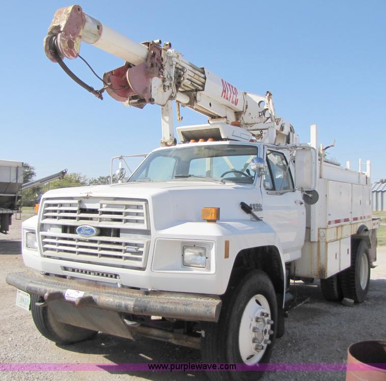 image for item A4623 1991 Ford F800 crane/digger truck