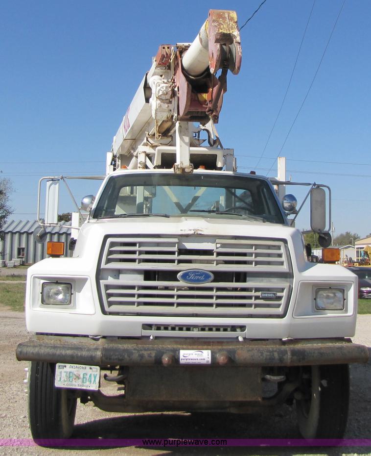 image for item A4623 1991 Ford F800 crane/digger truck
