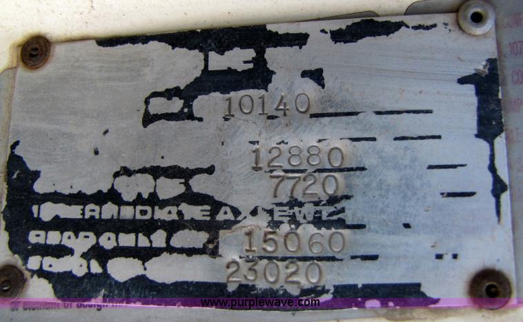 image for item A4623 1991 Ford F800 crane/digger truck