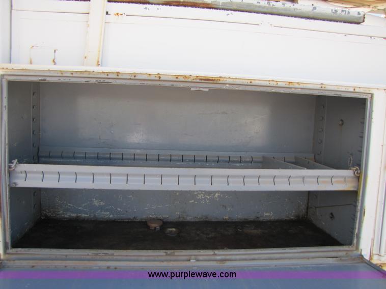 image for item A4623 1991 Ford F800 crane/digger truck