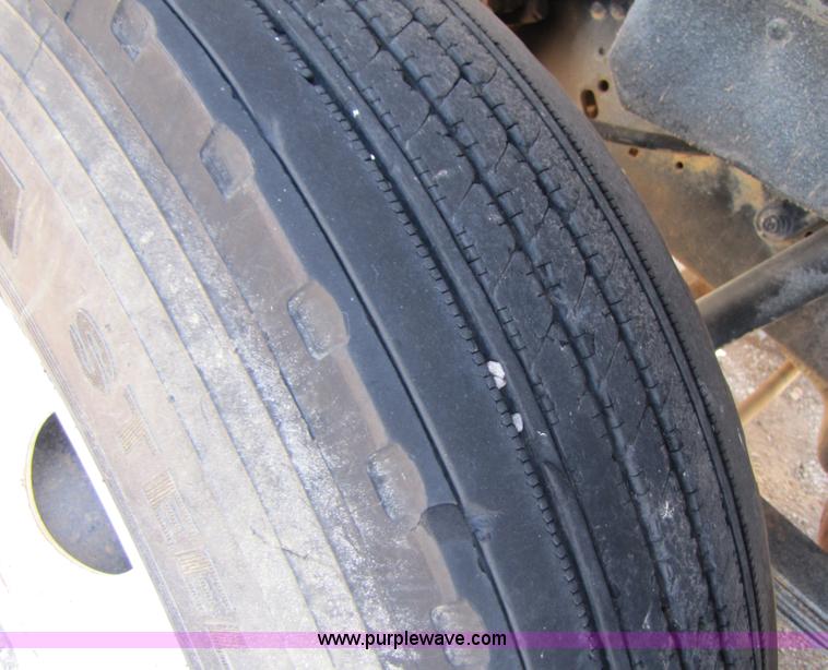 image for item A4623 1991 Ford F800 crane/digger truck